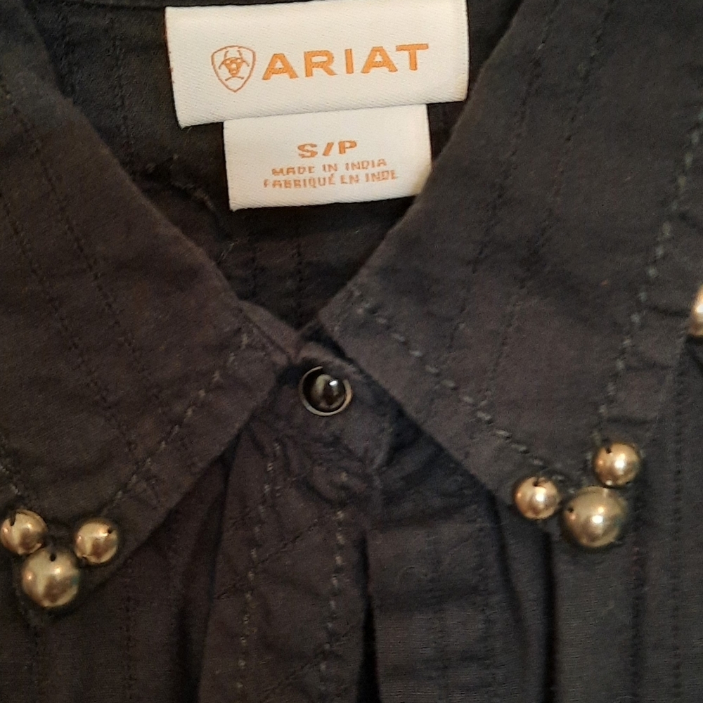 Clothes - Picture 2 of 4